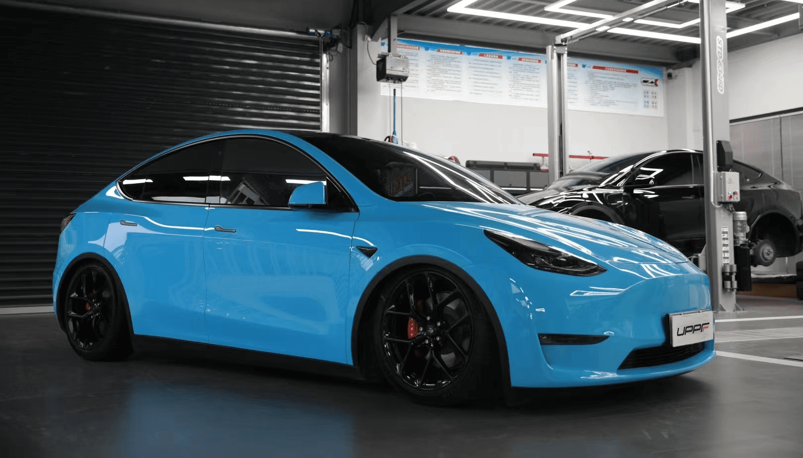 Sky blue-Tesla-05